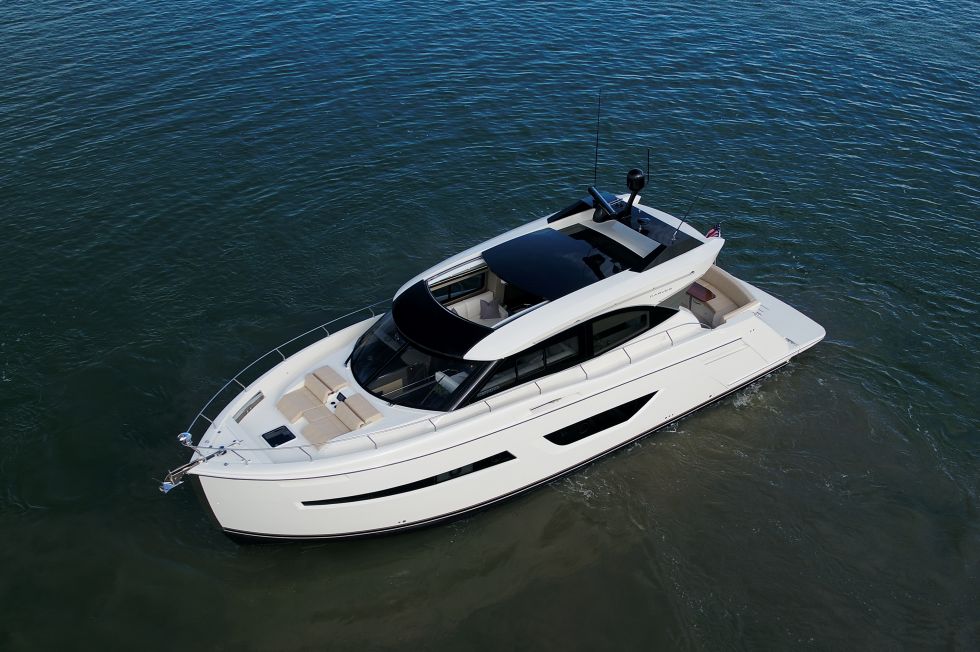 Carver C52 Coupe