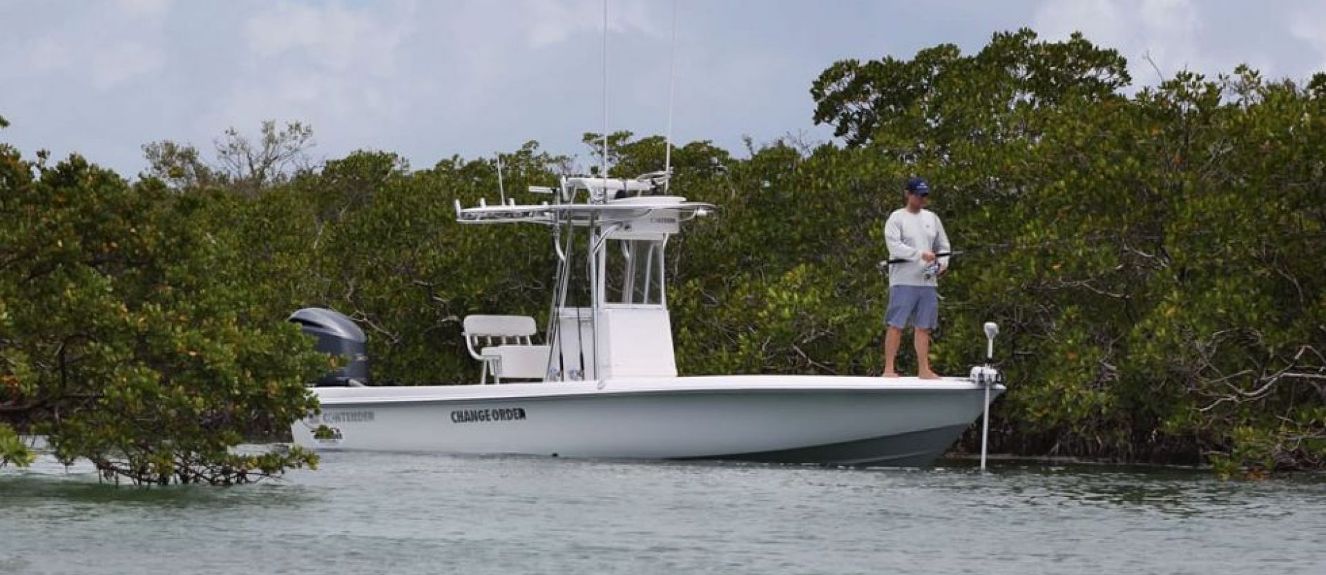 Contender 25 Bay